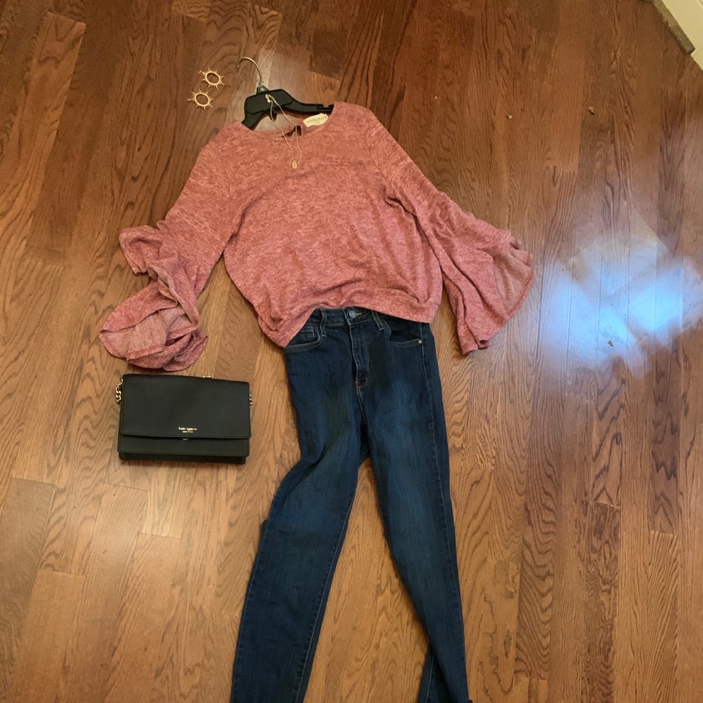 Bell sleeve shirt